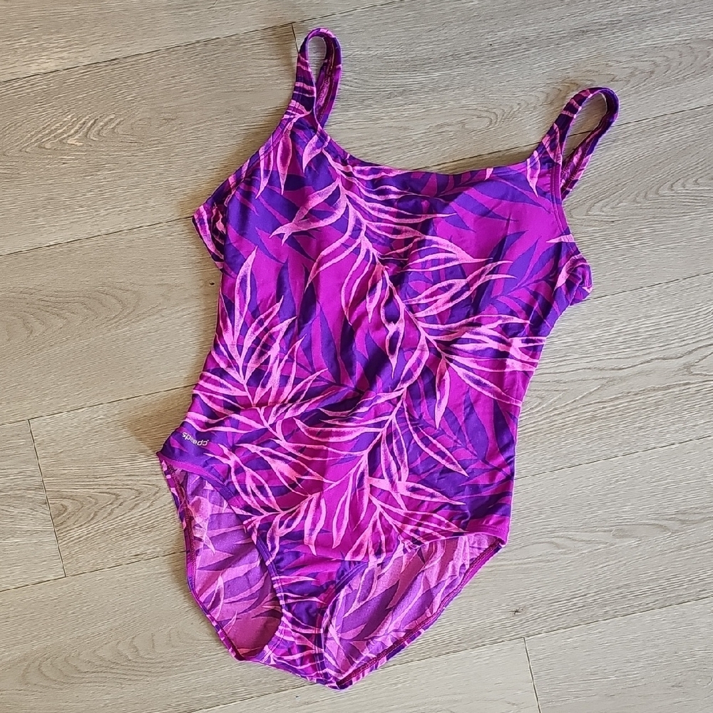 Speedo Deep Curved Back‎ Hem One Piece Swim Suit, Size 18